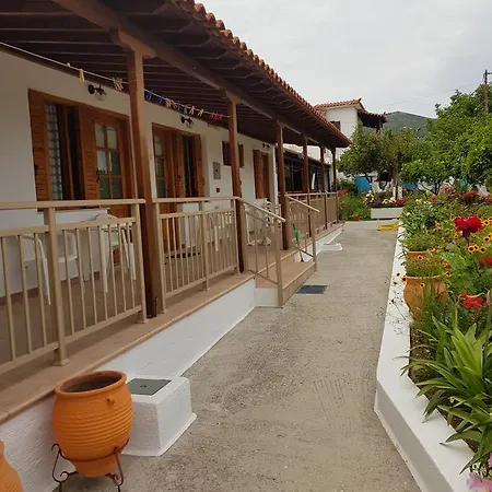 Aparthotel Asimina's House 2*